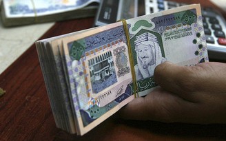 Ả Rập Xê Út bỏ hàng loạt dự án để tiết kiệm tiền
