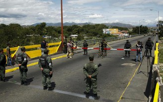 Khủng hoảng tiền mặt lên cao, Venezuela đóng cửa biên giới với Colombia