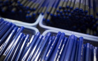 Trung Quốc: Cải tiến cây bút bi để đổi mới kinh tế