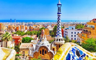 Barcelona cố hạ số lượng khách du lịch