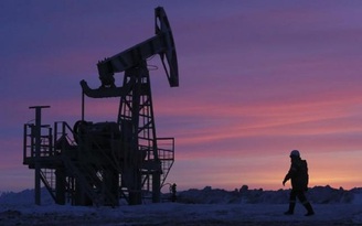 Vì sao giá dầu tăng gấp đôi chỉ trong một năm?