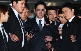 Samsung ngừng nhiều quyết định, thương vụ lớn vì 'thái tử' sắp ra tòa