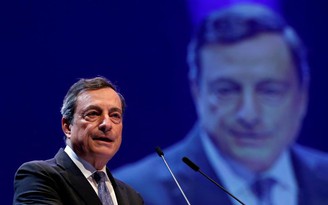 ECB ngưng hạ lãi suất