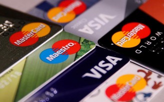 Dân Mỹ đột ngột vỡ nợ thẻ tín dụng