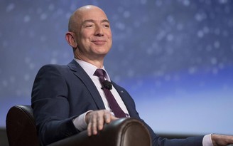 Tài sản ông chủ Amazon vượt 100 tỉ USD