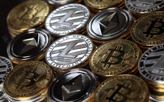 Bitcoin tăng giá 7% trong khi cổ phiếu lao dốc