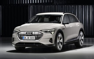 Audi trình làng xe điện e-tron, thách thức Tesla