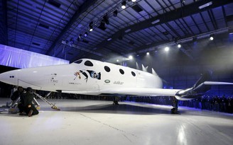 Sếp hãng đối thủ của Blue Origin, SpaceX bàn về chuyến bay vào không gian