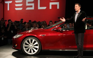 Elon Musk giới thiệu dòng Tesla Model 3 tầm trung, giá rẻ hơn