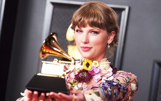Bộ ba outfit đỉnh cao gắn liền những lần bội thu Grammy của “rắn chúa” Taylor Swift
