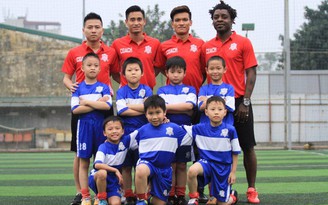 Tiền vệ Vũ Minh Tuấn mở Trung tâm bóng đá học đường đầu tiên ở Quảng Ninh