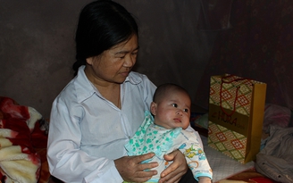 Người mẹ bị ảnh hưởng chất độc da cam: 1 tỉ tôi cũng không 'bán' con