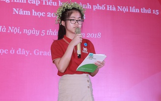 Mẹ của quán quân Olympic tiếng Anh tiểu học tặng con gần 1 tấn sách