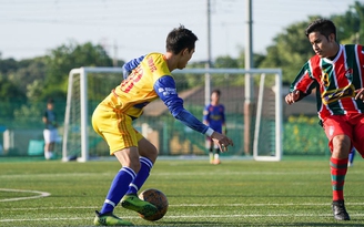 Người Việt ở Nhật Bản mê bóng đá ‘phủi’