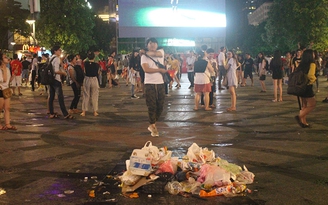 ‘Đi bão’ nhớ mang 'mão' bảo hiểm và đừng xả rác