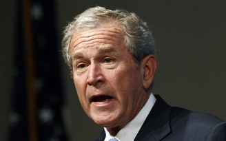 Ông Bush con chỉ trích ông Trump về báo chí