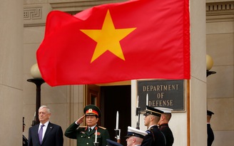 Bộ trưởng quốc phòng Việt-Mỹ hội kiến, cam kết củng cố quan hệ