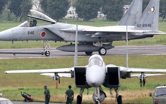 Hai chiếc F-15 suýt va chạm với máy bay chở khách tại Okinawa