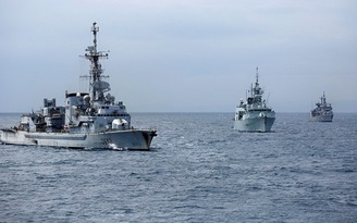 Đội tàu chiến NATO áp sát bờ biển Syria