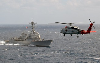 Tàu chiến Trung Quốc gây nguy hiểm cho tàu chiến Mỹ tại Biển Đông