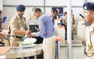 Hành khách Malaysia mang theo phôi người sống bị bắt tại sân bay Ấn Độ