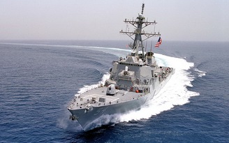 Tàu hải quân, tuần duyên Mỹ đi qua eo biển Đài Loan