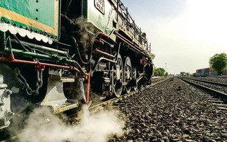 Bốn hành khách đi xe lửa ở Ấn Độ tử vong vì nóng
