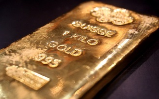Đầu tư vào vàng hay dầu? Lời khuyên từ Goldman Sachs giữa căng thẳng Trung Đông