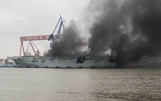 Trung Quốc xác nhận hỏa hoạn trên tàu đổ bộ chở trực thăng đầu tiên