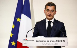 Bị cáo buộc cưỡng bức tình dục, bộ trưởng nội vụ Pháp phải gặp thẩm phán