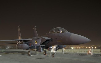 Biến tiêm kích F-15E thành ‘kho bom’ di động cho F-22 và F-35A