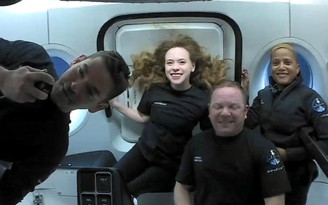 Tàu SpaceX đưa nhóm 'du khách không gian' đầu tiên trở về Trái đất thành công