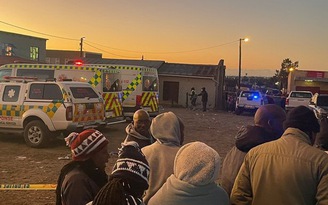 Thảm kịch người trẻ tử vong hàng loạt chưa rõ nguyên nhân tại hộp đêm Nam Phi
