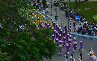 Những cô gái bị ‘cắm sừng’
