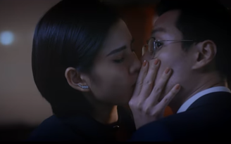 Phim Tình yêu và tham vọng tập 56: Sơn bị gái lạ cưỡng hôn, Minh ghen