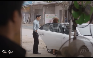 Phim Mùa hoa tìm lại tập 11: Đồng ghen khi thấy Việt đón Lệ bằng xe hơi