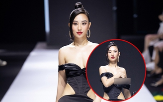 Nữ người mẫu bị lộ ngực trên sàn diễn Vietnam International Fashion Week 2020