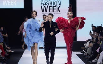 Hoa hậu Ngọc Châu mở màn, Võ Hoàng Yến làm vedette trong show Hoàng Minh Hà
