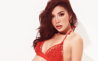 Siêu mẫu Minh Tú khoe hình thể 'bốc lửa' với bikini