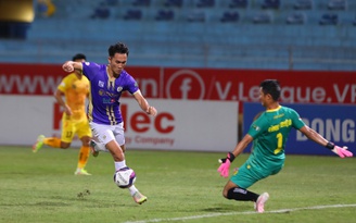 HLV Hàn Quốc thở phào khi đánh bại người cũ của đội Hà Nội