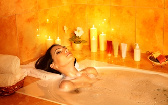 Mắc kẹt trong bồn tắm