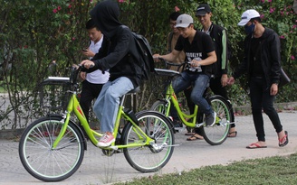 Dạy học sinh đi xe đạp an toàn