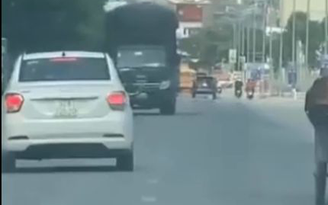 Nghệ An: Ô tô lạng lách, đánh võng sang làn xe chiều ngược lại trên quốc lộ 7