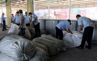 TP.HCM: Bắt giữ 3 container hàng Trung Quốc ghi nhãn mác Việt Nam