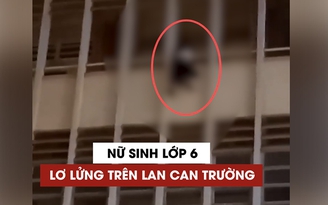 TP.HCM: Nữ sinh lớp 6 treo lơ lửng trên tầng cao trường Minh Đức được cứu kịp thời