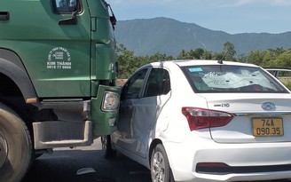 Thừa Thiên - Huế: Tái diễn tai nạn ở điểm đen giao thông gần chợ Nước Ngọt