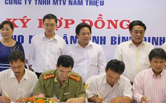 11 ngư dân Bình Định ký hợp đồng đóng tàu vỏ thép