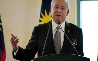Sóng gió bủa vây Thủ tướng Malaysia