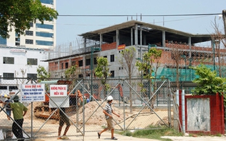Học sinh đi làm phụ hồ ngày hè, ngã từ tầng cao công trình, tử vong