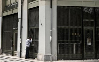 Hy Lạp thiệt hại 3 tỉ EUR vì đóng cửa ngân hàng